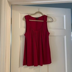 Banana Republic women's red top, sleeveless, flowing, size XL.